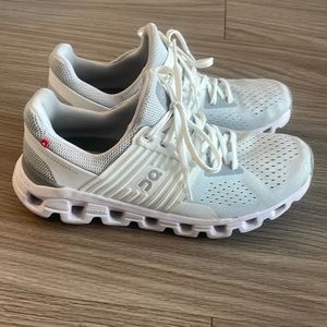 ON Cloud cloudswift running shoes!